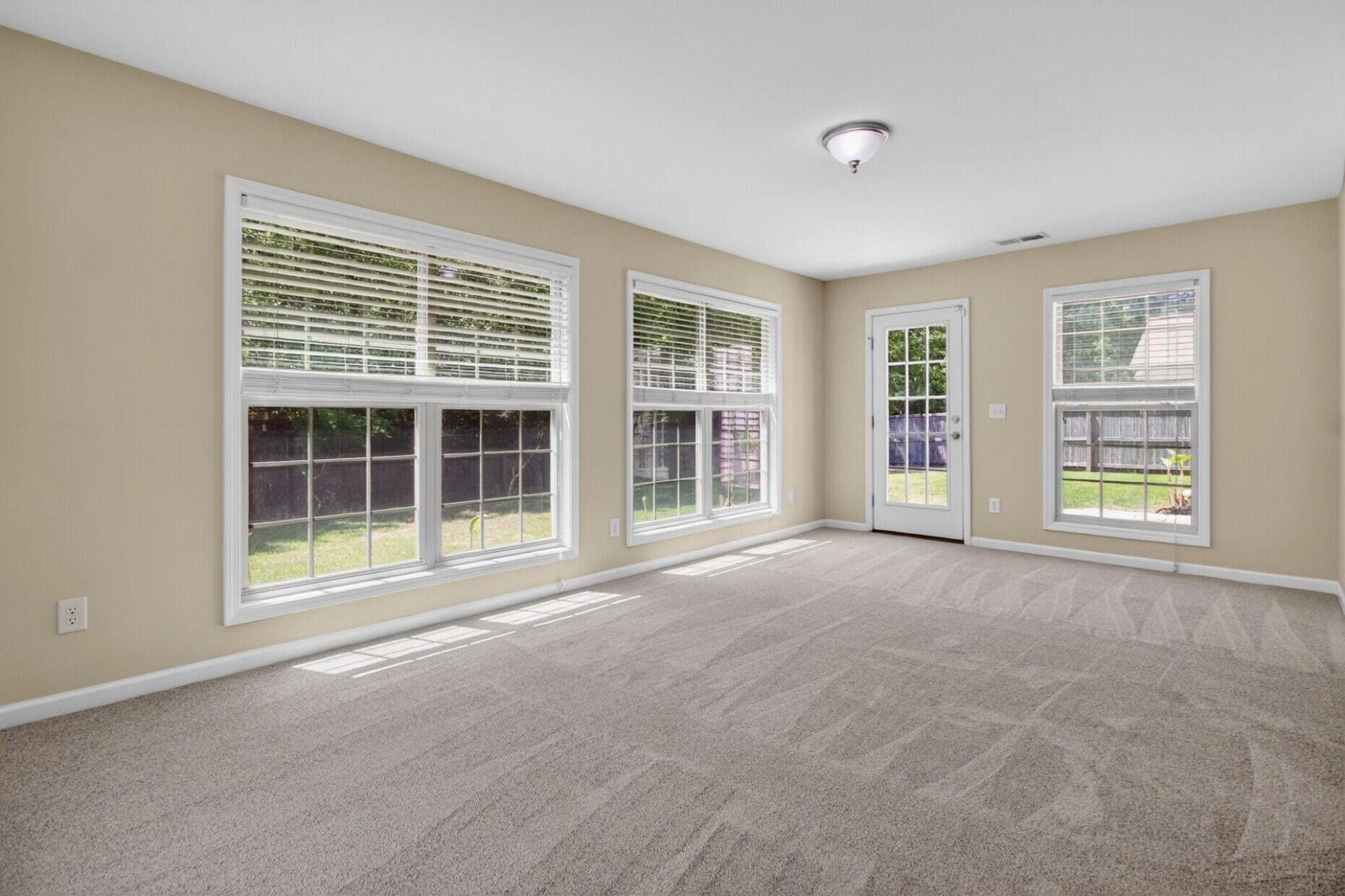 133 Carolina Wren Avenue Photo 22