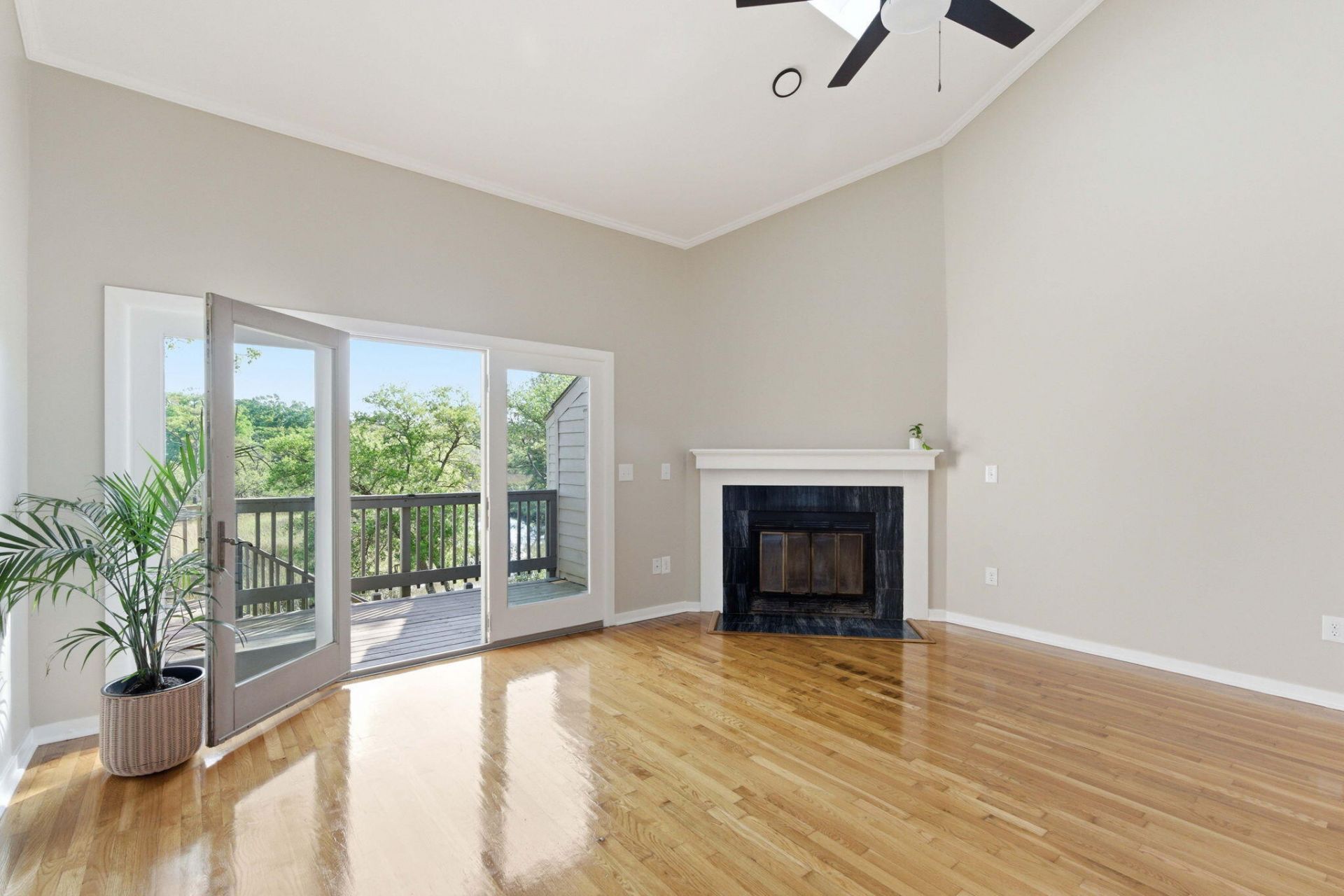 144 River Breeze Drive Photo 6