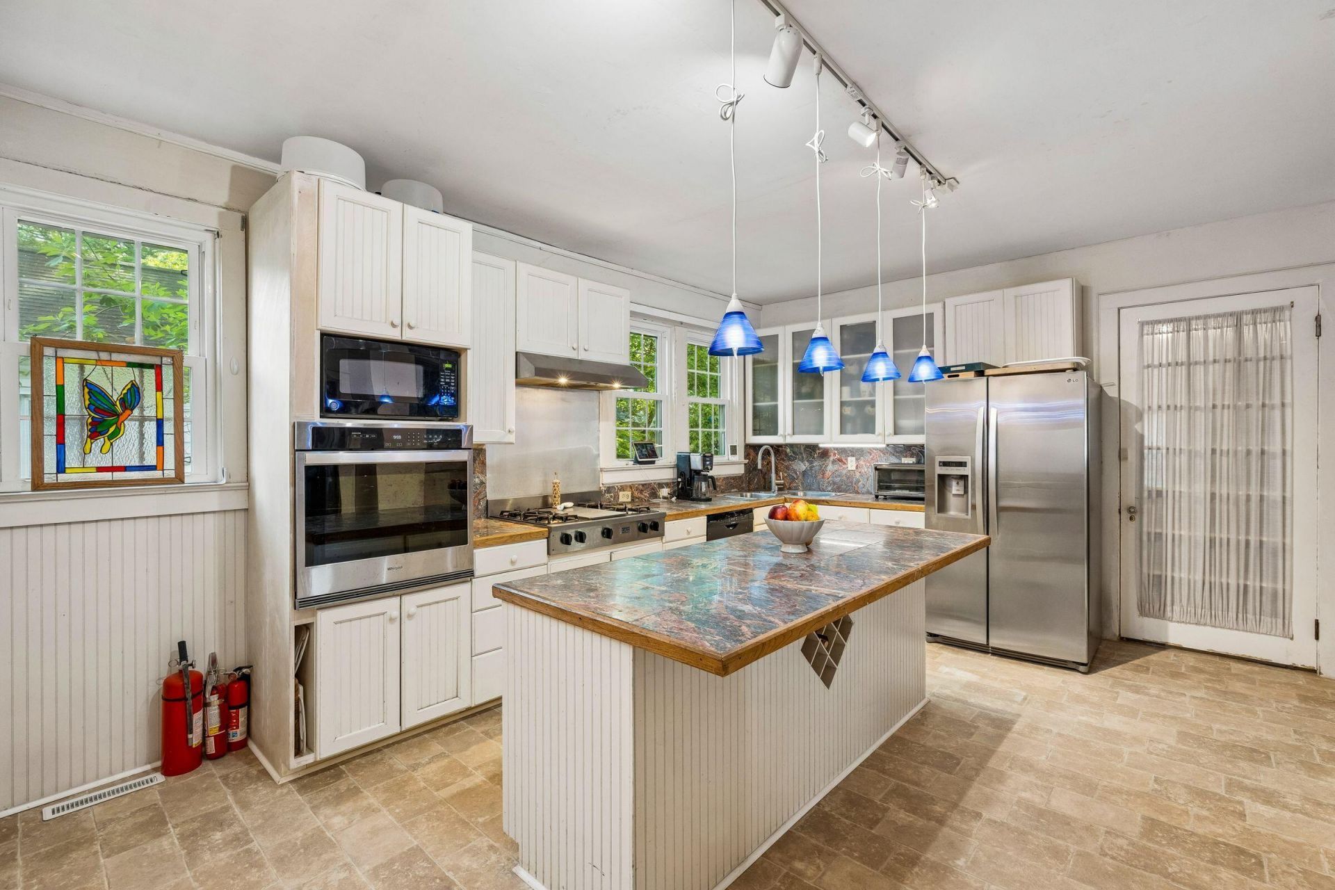 1023 Delsey Street Photo 12