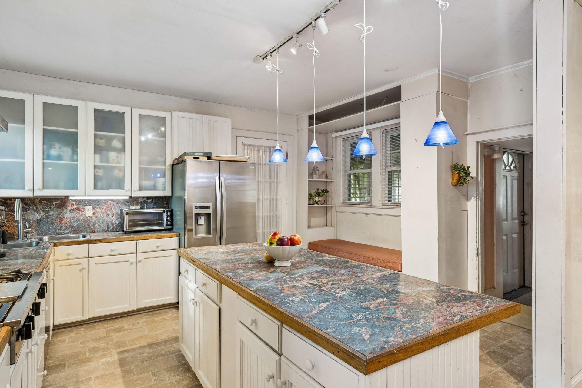 1023 Delsey Street Photo 13