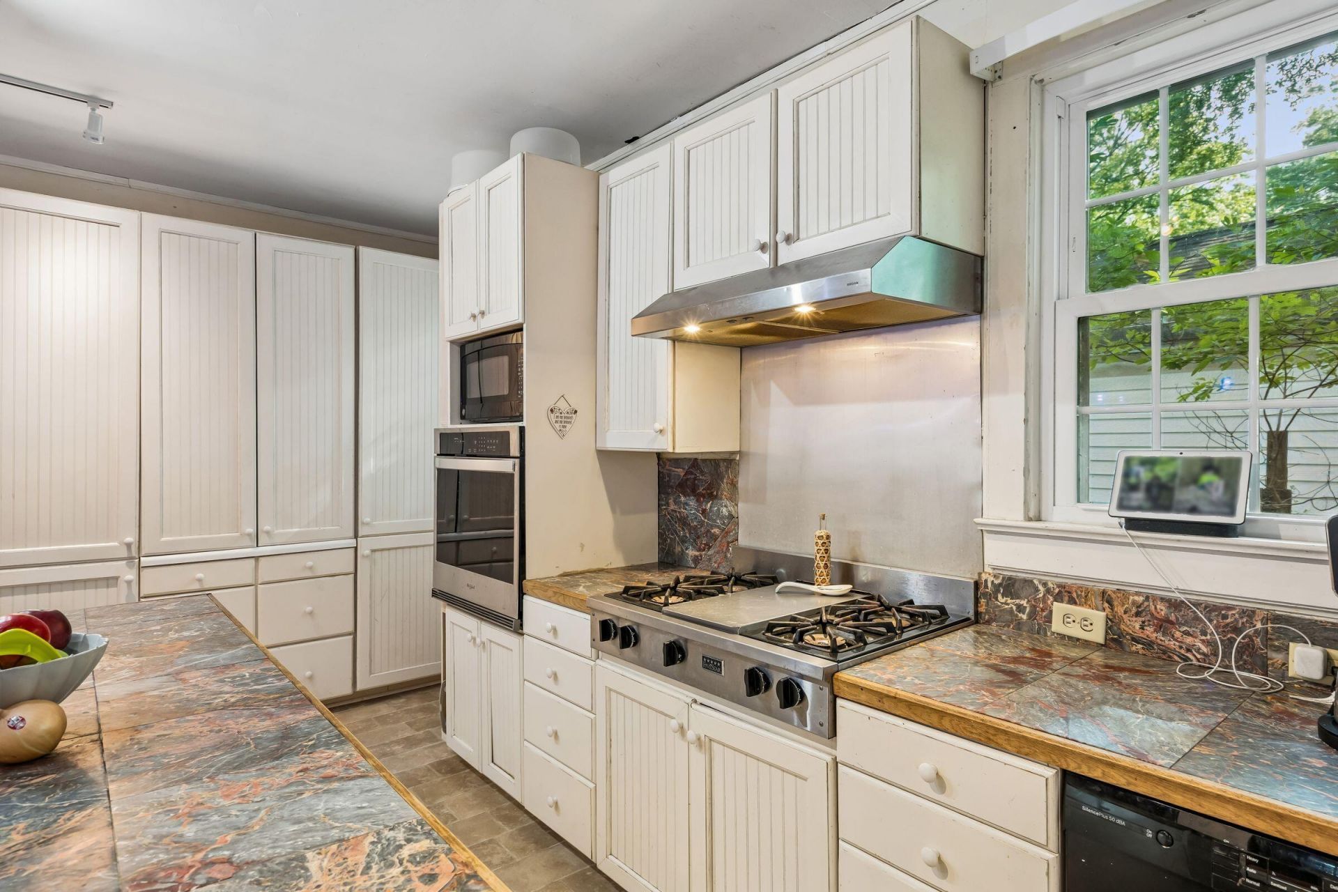 1023 Delsey Street Photo 15