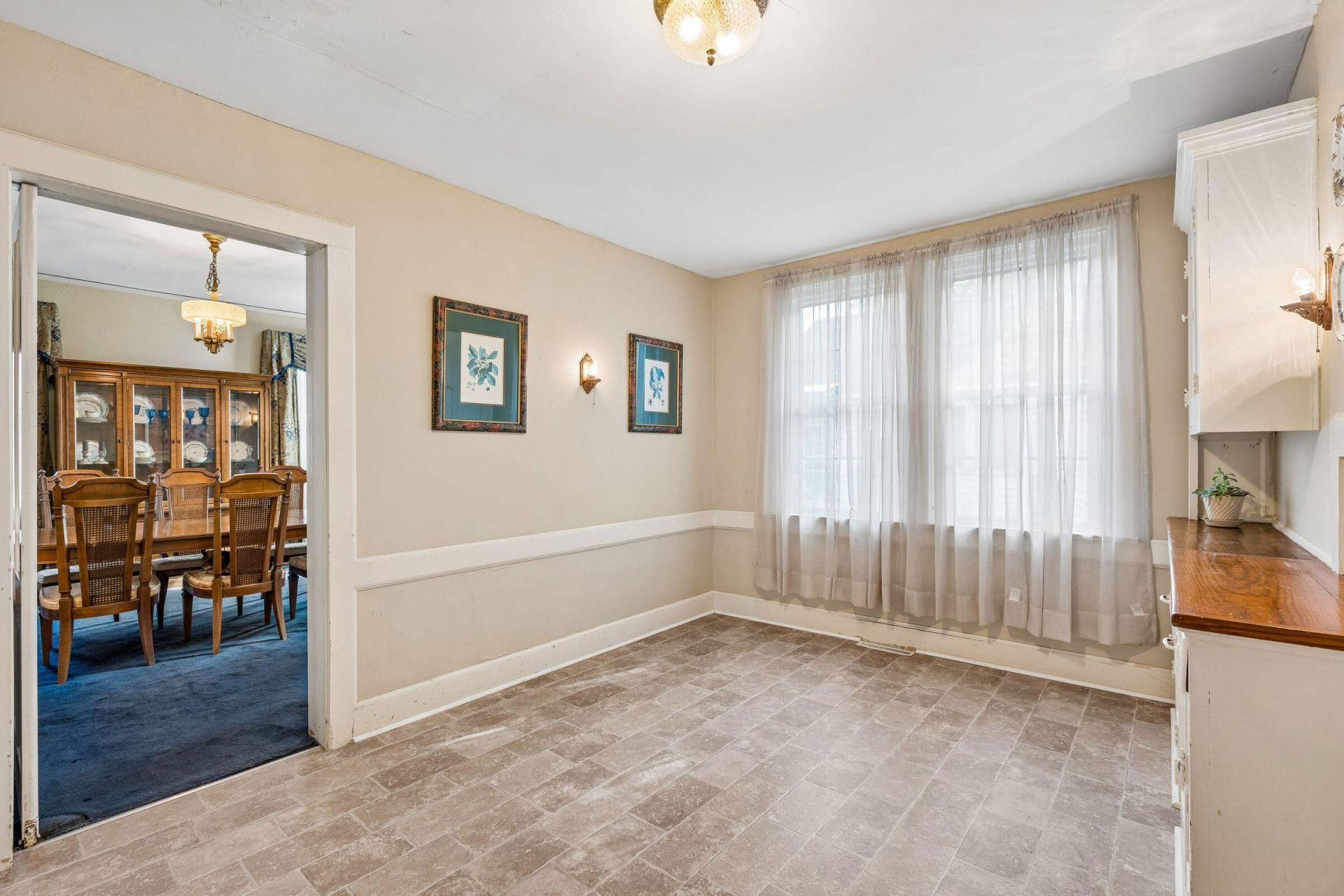 1023 Delsey Street Photo 17