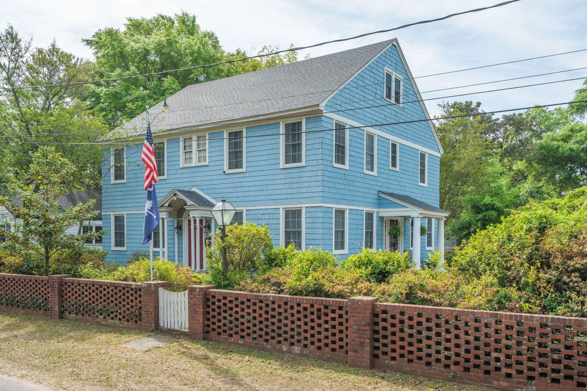 1023 Delsey Street Photo 3