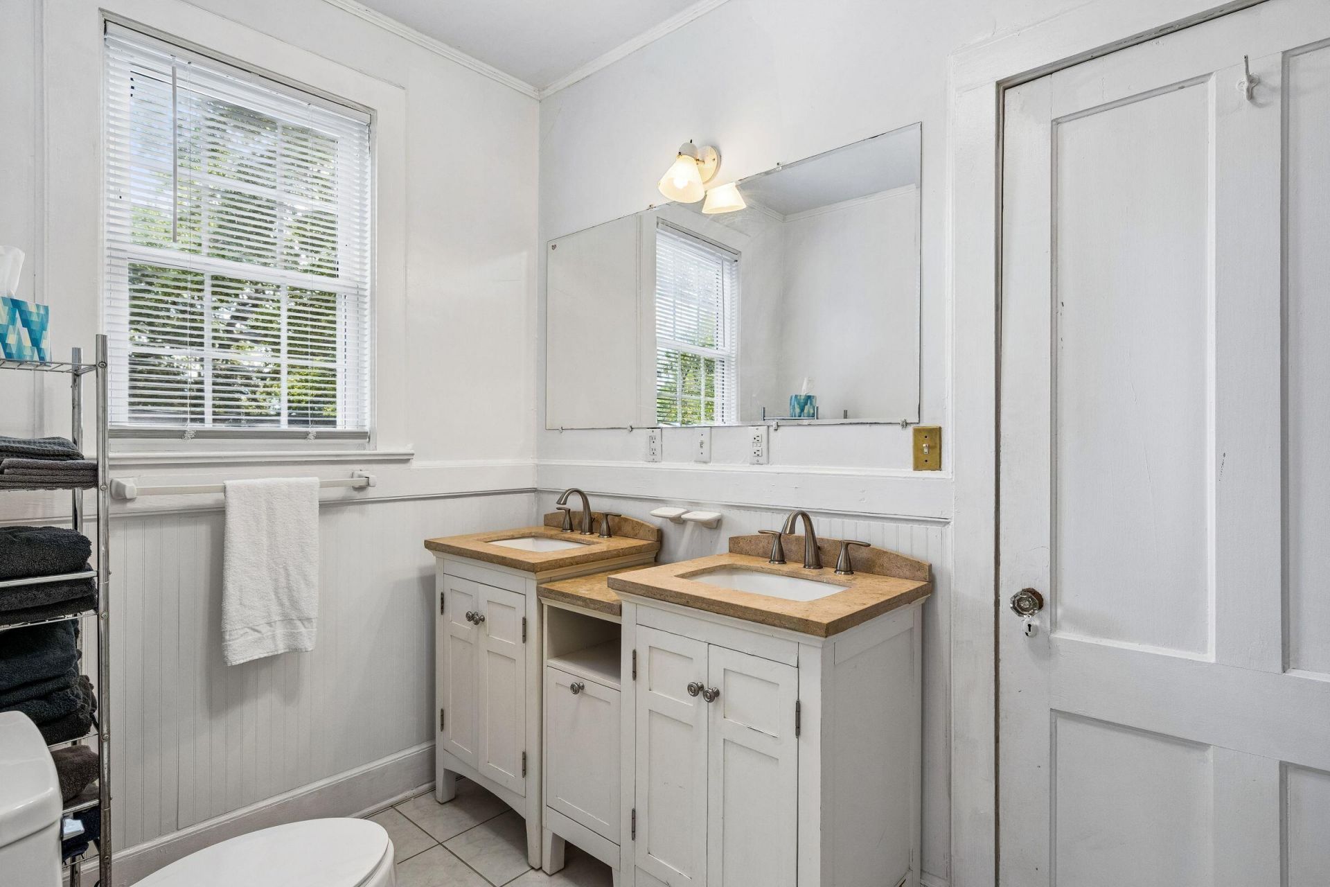 1023 Delsey Street Photo 35