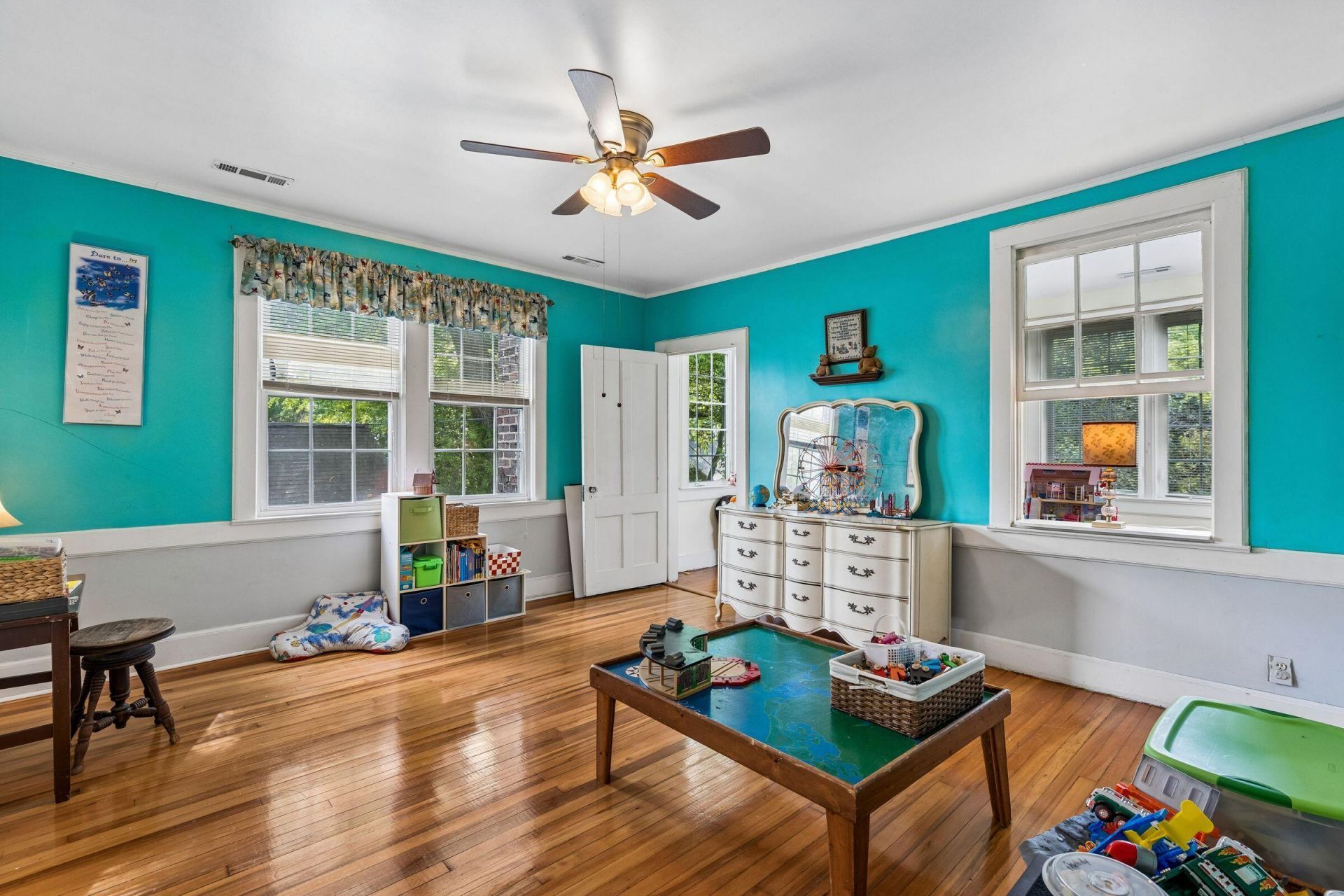 1023 Delsey Street Photo 38