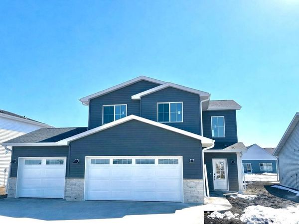 6252 85th Avenue S, Horace, ND 58047