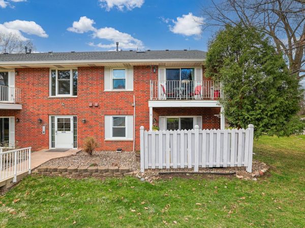 6333 Alderwood Circle, Unit B, Woodbury, MN 55125