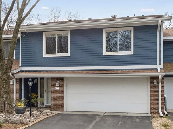 9371 Nesbitt Road , Bloomington, MN 55437