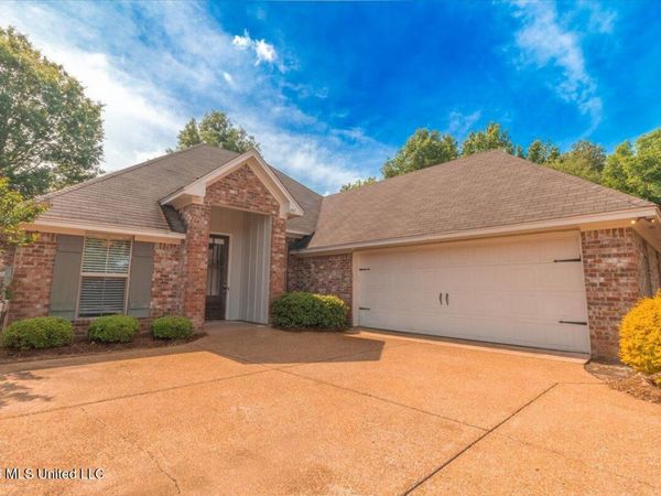 107 Moss Creek, Canton, MS 39046