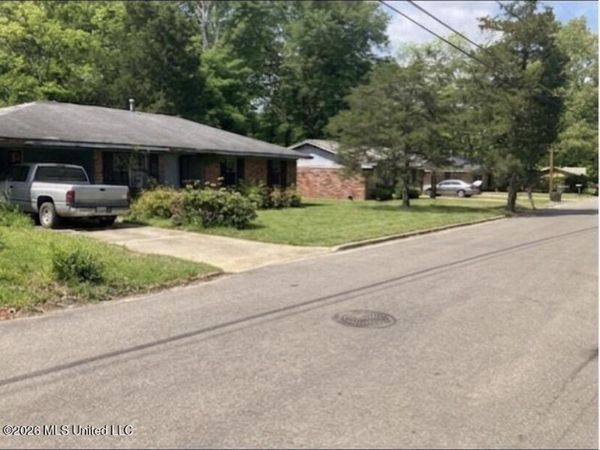 61 Chandler Street, West Point, MS 39773