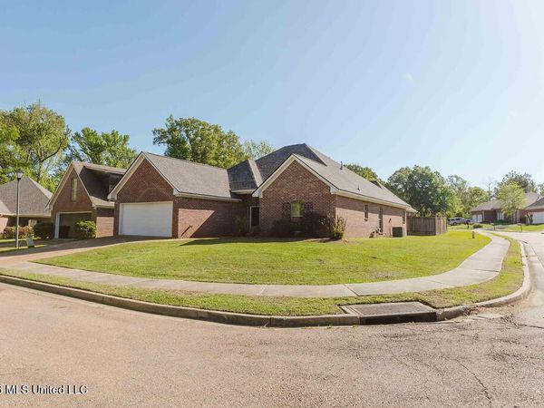 100 Woodbine Court, Canton, MS 39046