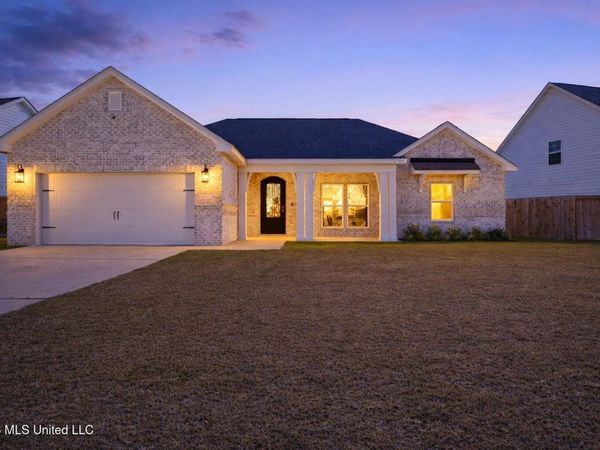 6746 Maurepas Circle, Ocean Springs, MS 39564