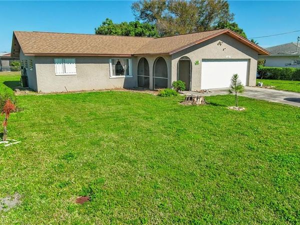 1433 SE 14th TER , CAPE CORAL, FL 33990