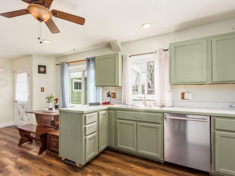 474 Darbyhurst Road , Columbus, OH 43228 Photo 12