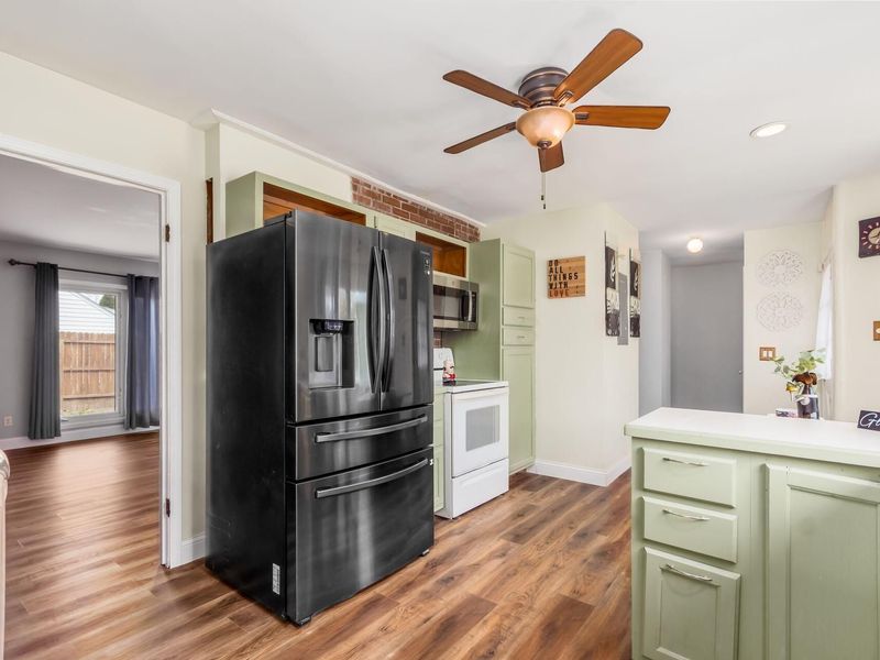 474 Darbyhurst Road , Columbus, OH 43228 Photo 13