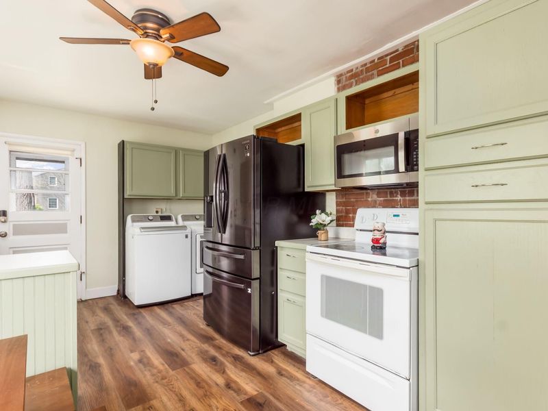 474 Darbyhurst Road , Columbus, OH 43228 Photo 14