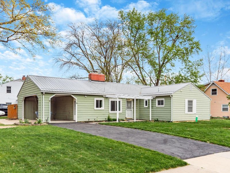 474 Darbyhurst Road , Columbus, OH 43228 Photo 2