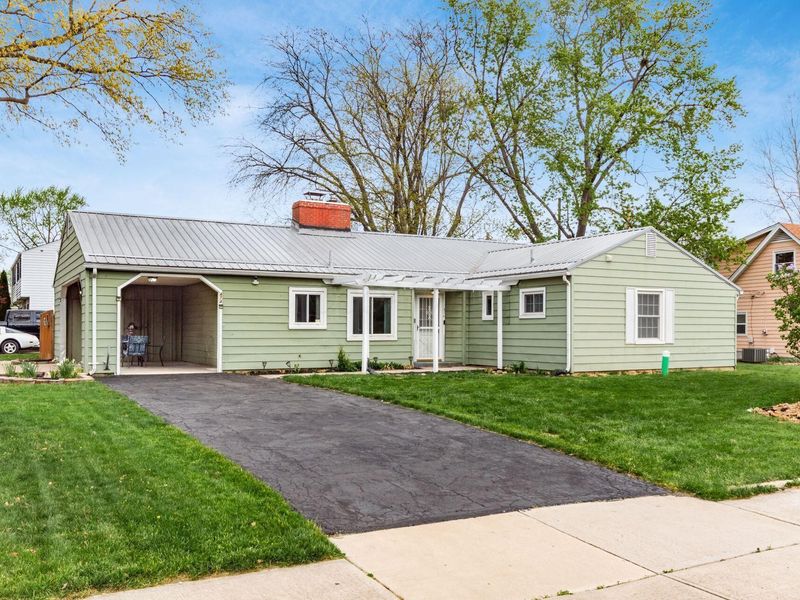 474 Darbyhurst Road , Columbus, OH 43228 Photo 3