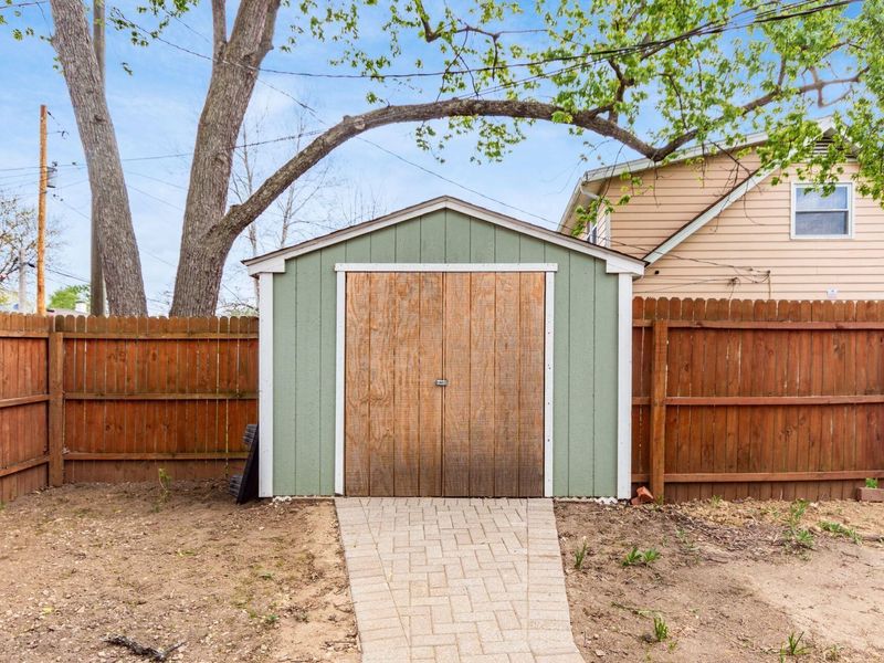 474 Darbyhurst Road , Columbus, OH 43228 Photo 34