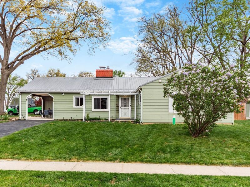 474 Darbyhurst Road , Columbus, OH 43228 Photo 4