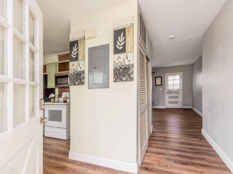 474 Darbyhurst Road , Columbus, OH 43228 Photo 6