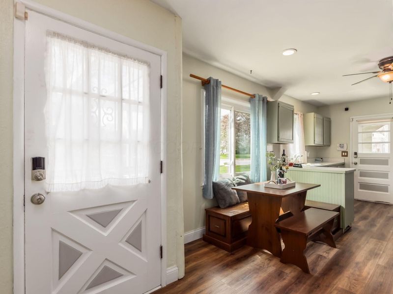 474 Darbyhurst Road , Columbus, OH 43228 Photo 9