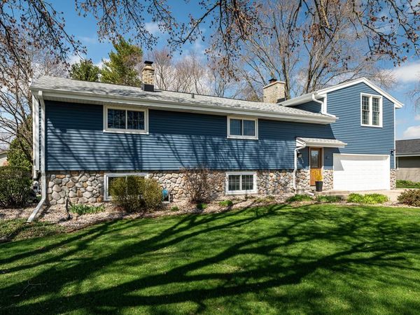 1452 N Lapham STREET, Oconomowoc, WI 53066