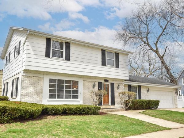 5801 N Lake DRIVE, Whitefish Bay, WI 53217