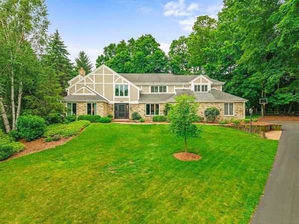 1870 Sean COURT, Brookfield, WI 53045