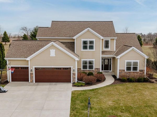 10194 S 34th STREET, Franklin, WI 53132