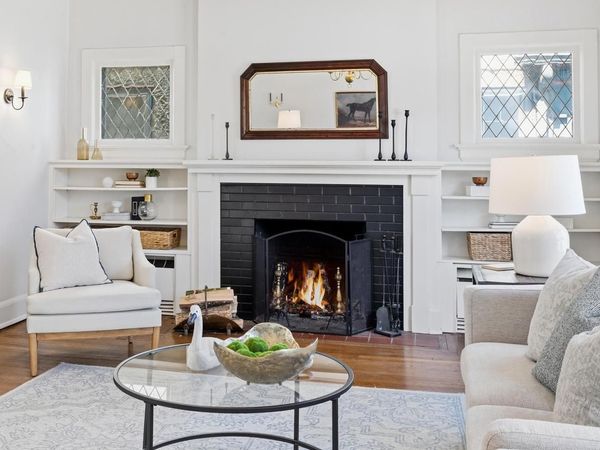 2937 N Summit AVENUE, Milwaukee, WI 53211