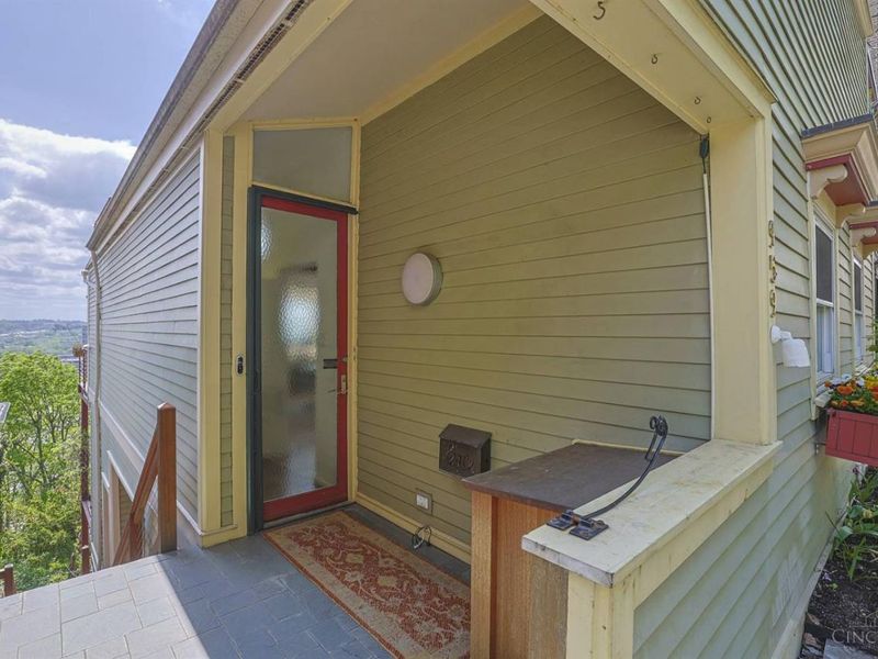 959 Hill Street, Cincinnati, OH 45202 Photo 3