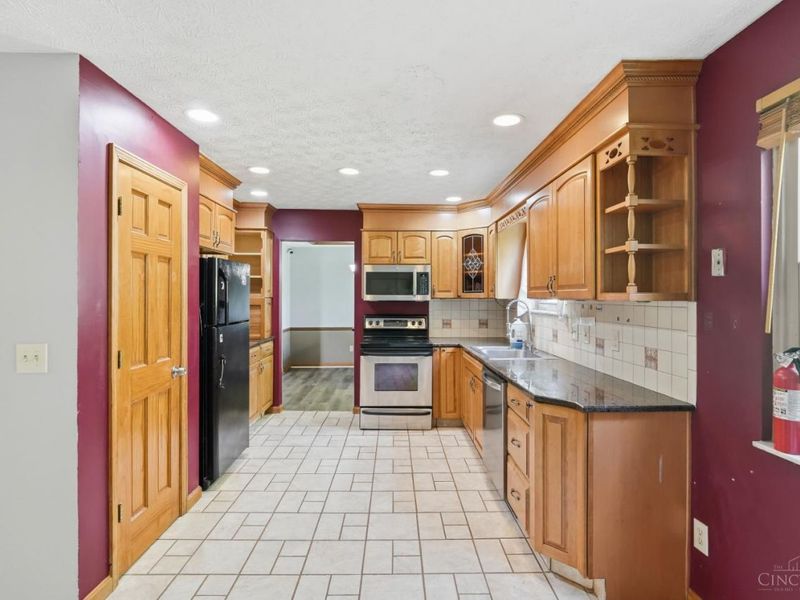 3288 Milverton Court, Cincinnati, OH 45248 Photo 13