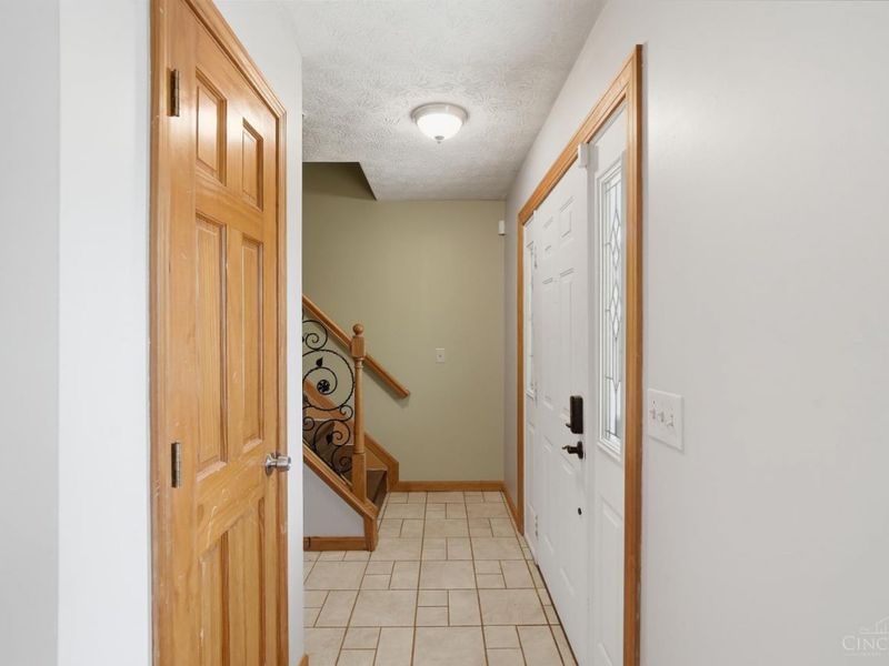 3288 Milverton Court, Cincinnati, OH 45248 Photo 8