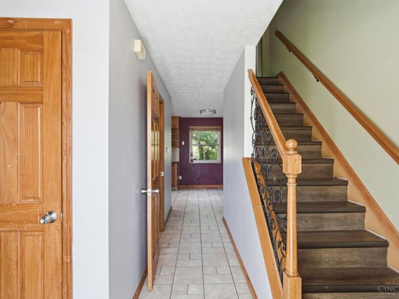 3288 Milverton Court, Cincinnati, OH 45248 Photo 9