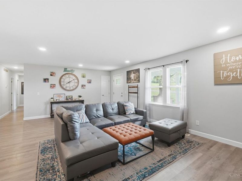 5211 Spechtview Drive, Green Township, OH 45248 Photo 10