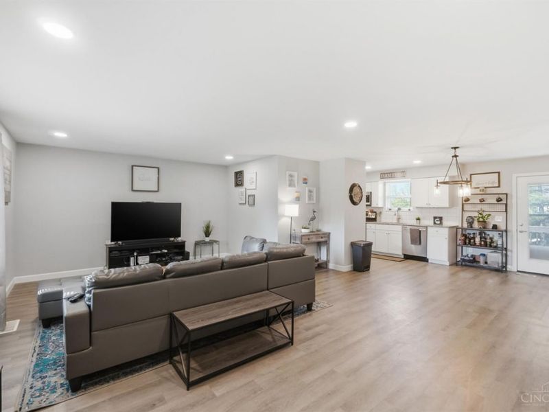 5211 Spechtview Drive, Green Township, OH 45248 Photo 8