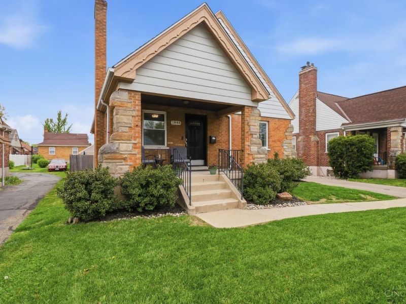 1844 Greenbriar Place, Cincinnati, OH 45237 Photo 2