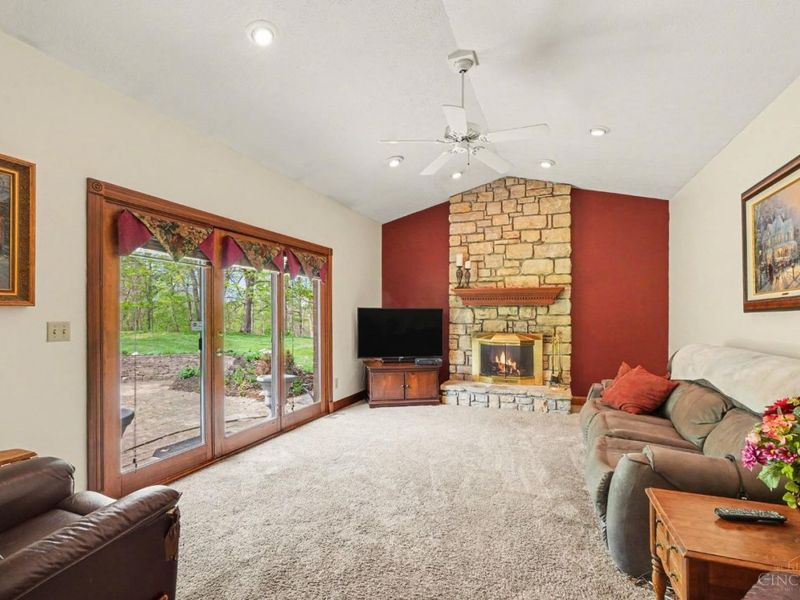 6291 Ashbourne Place, Green Township, OH 45233 Photo 3
