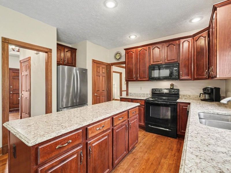 6291 Ashbourne Place, Green Township, OH 45233 Photo 9