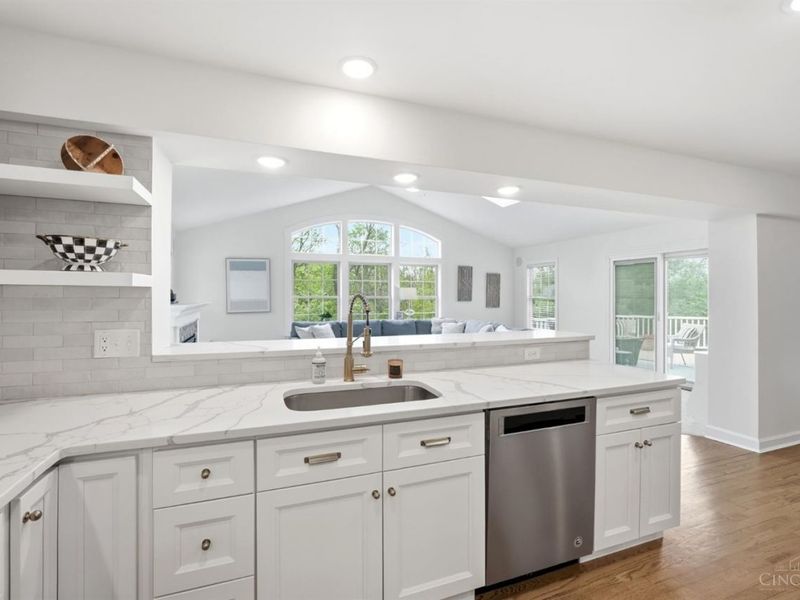 6580 Minnewaukan Drive, Madeira, OH 45243 Photo 13