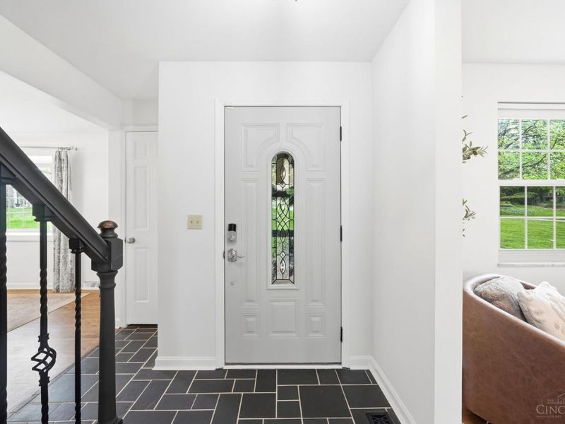 6580 Minnewaukan Drive, Madeira, OH 45243 Photo 3