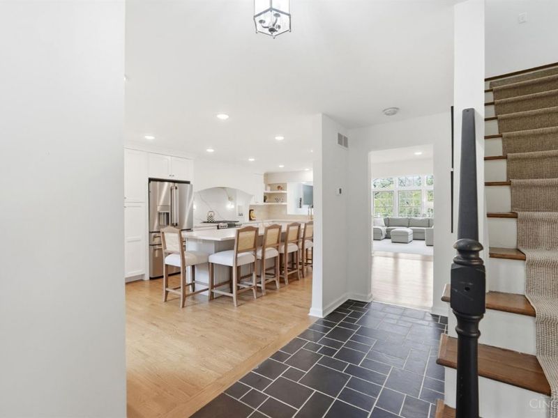 6580 Minnewaukan Drive, Madeira, OH 45243 Photo 4