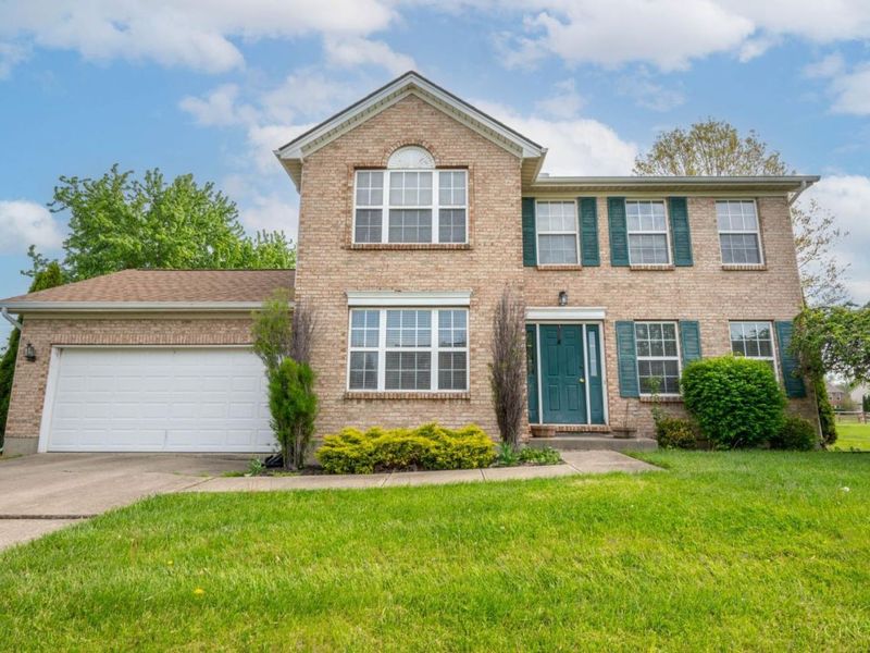 910 Hamlin Drive, Hamilton Twp, OH 45039 Photo 1