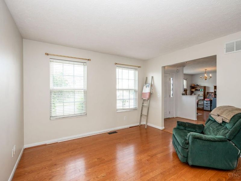 910 Hamlin Drive, Hamilton Twp, OH 45039 Photo 11