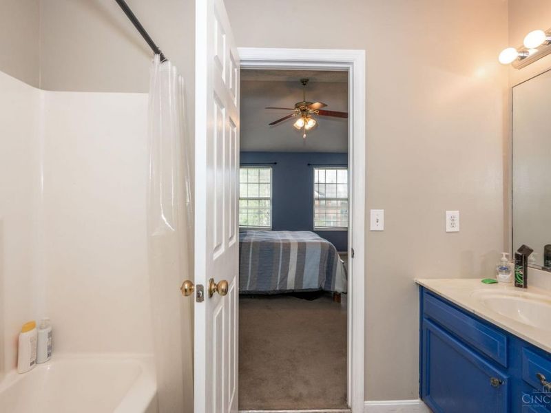 910 Hamlin Drive, Hamilton Twp, OH 45039 Photo 26