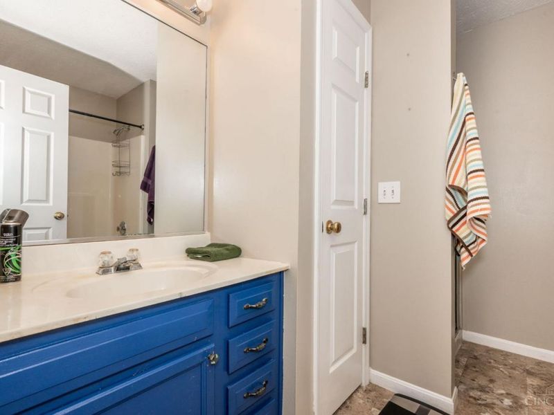 910 Hamlin Drive, Hamilton Twp, OH 45039 Photo 28