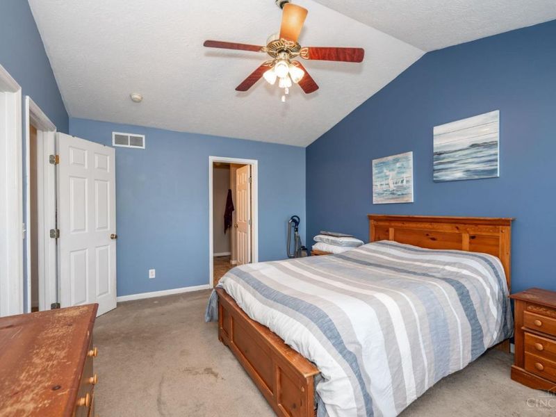 910 Hamlin Drive, Hamilton Twp, OH 45039 Photo 29