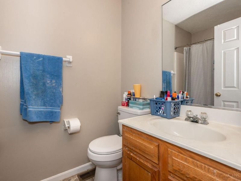 910 Hamlin Drive, Hamilton Twp, OH 45039 Photo 33