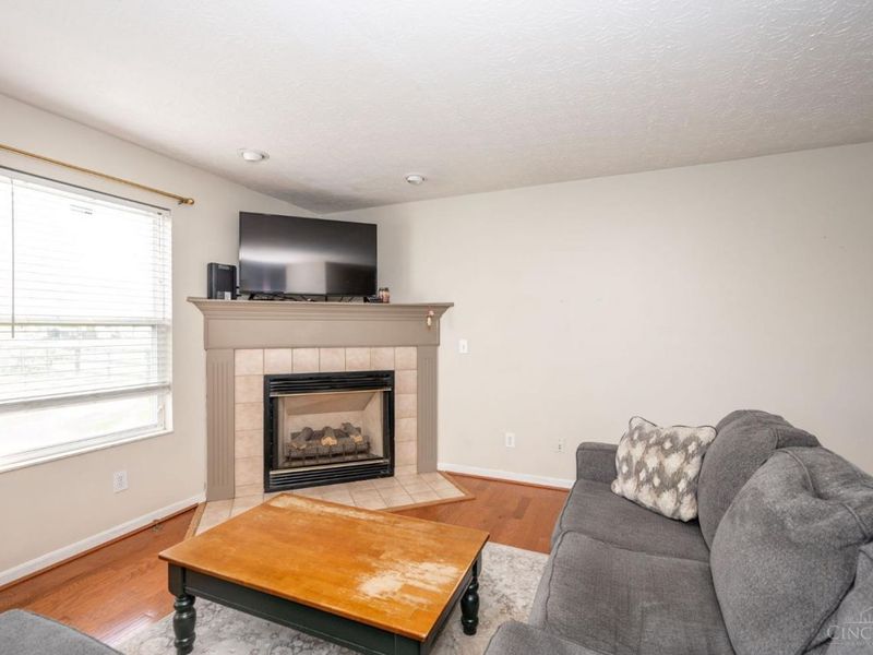 910 Hamlin Drive, Hamilton Twp, OH 45039 Photo 9